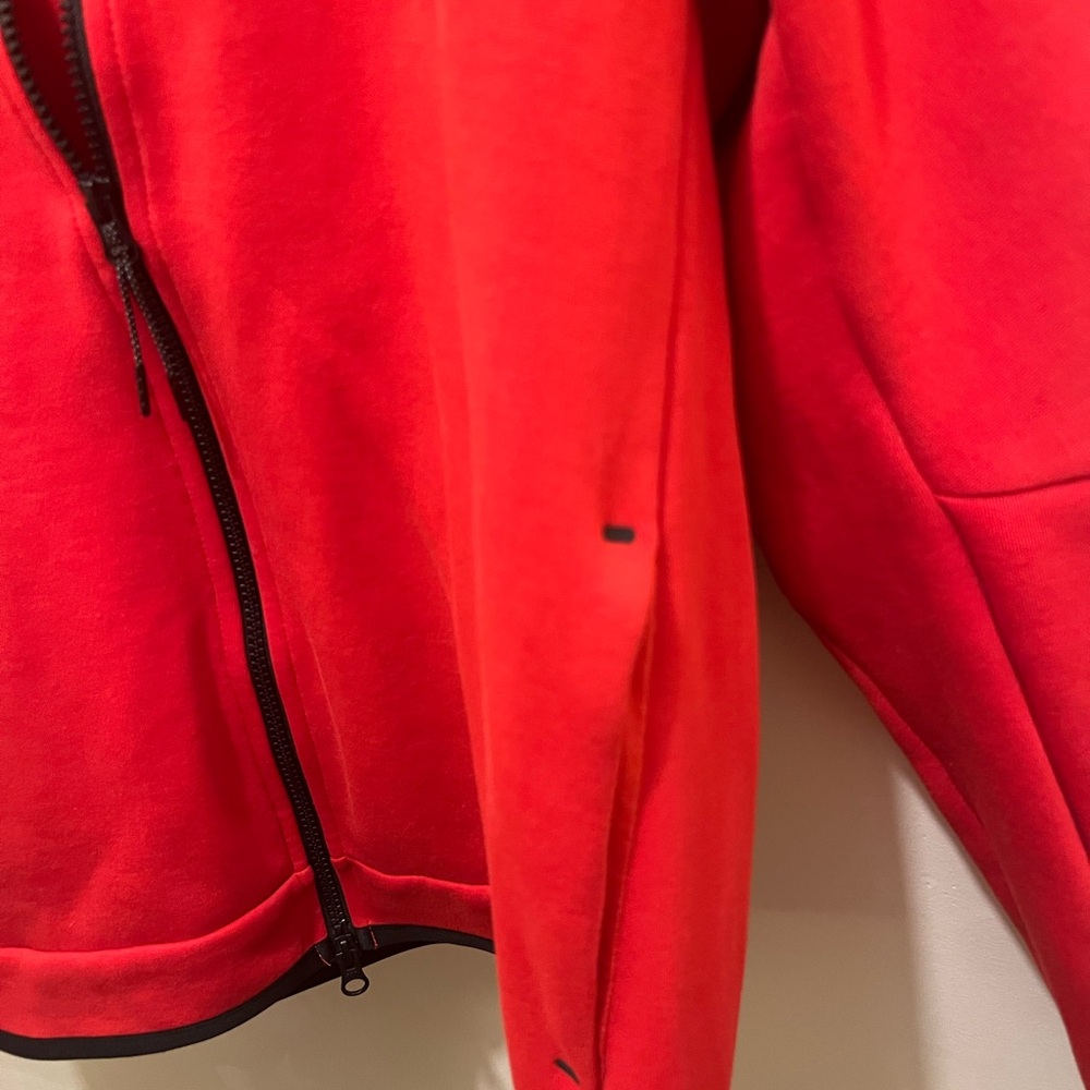 NikeTech Red - Picture 7 of 10